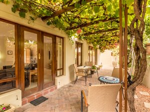 2 Bed House in Devonvale Golf & Wine Estate