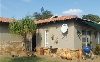 3 Bedroom House in Waterval East