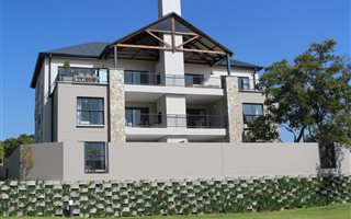 3 Bedroom Apartment in Waterfall Estate