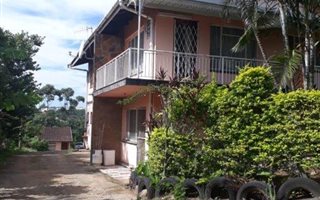19 Bedroom House in Clare Estate