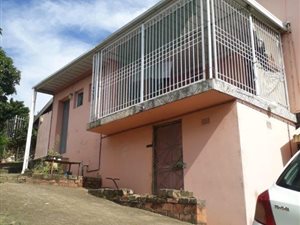 19 Bed House in Clare Estate
