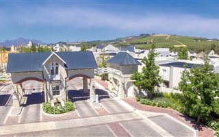 577 m² Land available in Onder Papegaaiberg