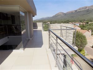 5 Bed House in Magalies Golf Estate