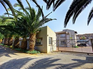 3 Bed Apartment in Westdene