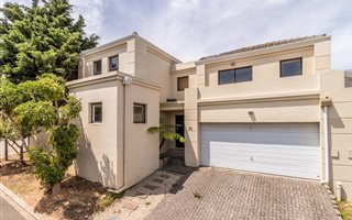3 Bedroom Townhouse in Van Riebeeckshof