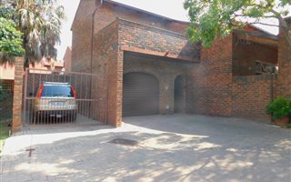 1 Bedroom Townhouse in Bromhof