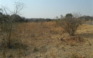 920 m² Land available in Bushveld Estate