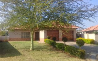 3 Bedroom House in Waterkloof