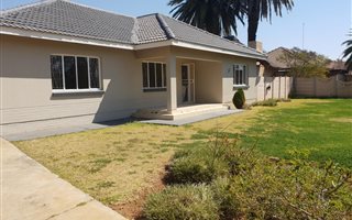 3 Bedroom House in Songloed