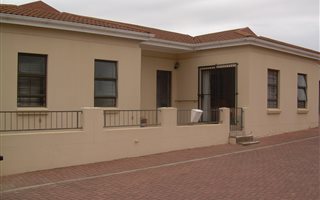 3 Bedroom Townhouse in Riversdale