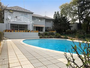 5 Bed House in Westcliff