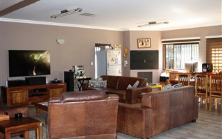 4 Bedroom House in Heuwelsig