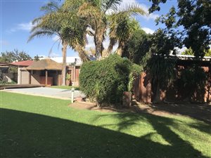 4 Bed House in Worcester and surrounds