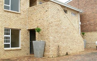 2 Bedroom Apartment in Grahamstown Central