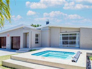 4 Bed House in Chrismar
