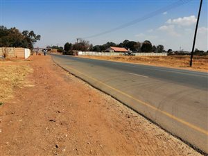 4047 m² Land available in Highbury