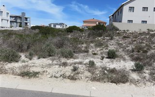 400 m² Land available in Calypso Beach