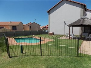 3 Bed Townhouse in Mondeor