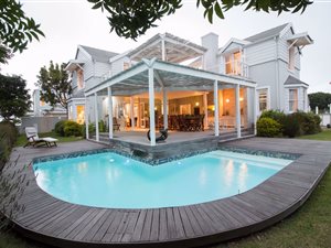 4 Bed House in Thesen Islands
