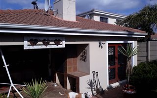 4 Bedroom House in Goedemoed