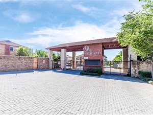 2 Bed Apartment in Fourways