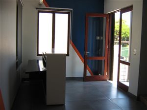380 m² Office Space in Lonehill