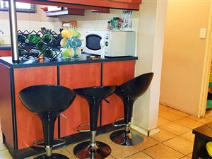 2 Bed Apartment in Bellair