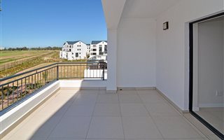 2 Bedroom Townhouse in Somerset West Central