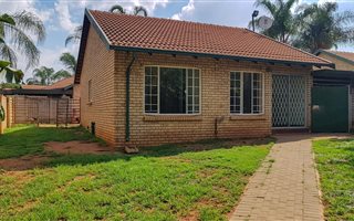 3 Bedroom Townhouse in Die Wilgers