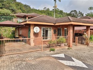 2 Bed Apartment in Sonheuwel