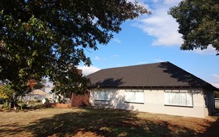4 Bedroom House in Stilfontein