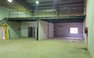 420 m² Industrial space in Kya Sands