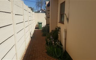 2 Bedroom Simplex in Edenglen