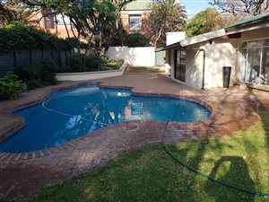 4 Bed House in Parktown North