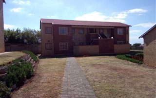 3 Bedroom Flat in Geelhoutpark
