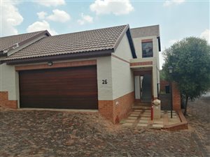 3 Bed Duplex in Mooikloof Equestrian Estate