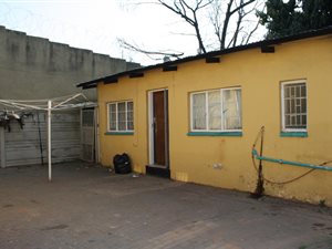 1 Bed Garden Cottage in Primrose