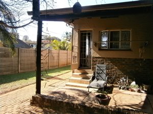 1 Bed Garden Cottage in Sinoville