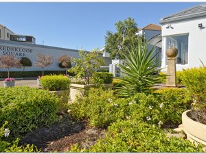 3 Bed Apartment in Vredekloof East