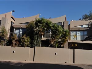 2 Bed Townhouse in Melrose
