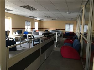 168 m² Office Space in Irene