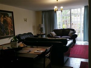 2 Bed Townhouse in Waterkloof Glen