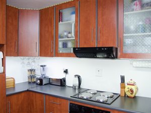 2 Bed Flat in Grove End