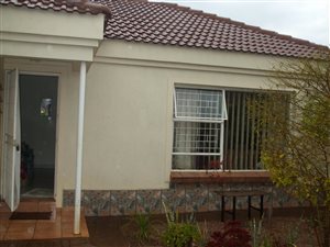 3 Bed Townhouse in Naboomspruit
