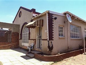 2 Bedroom Apartment in Benoni Central