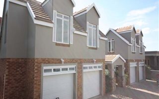 4 Bedroom House in Featherbrooke Estate