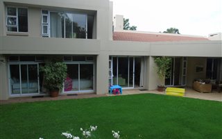 5 Bedroom House in Dainfern