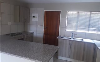 3 Bedroom Duplex in Kloofendal