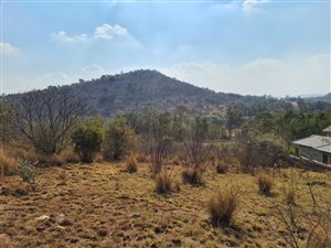 1465 m² Land available in Eikenhof