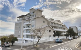 2 Bedroom Apartment in Bantry Bay